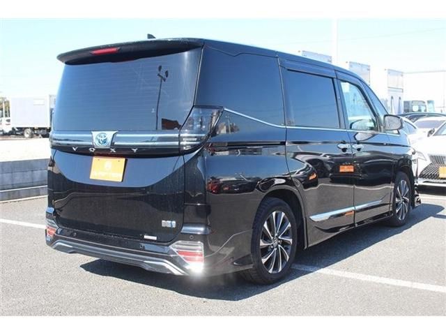 TOYOTA VOXY HYBRID 2022 Image 31