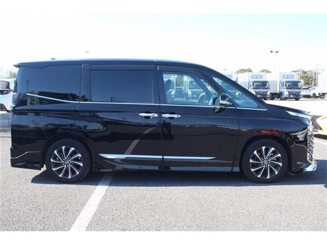 TOYOTA VOXY HYBRID 2022 Image 31