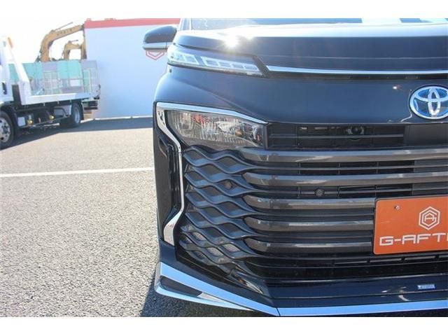 TOYOTA VOXY HYBRID 2022 Image 31