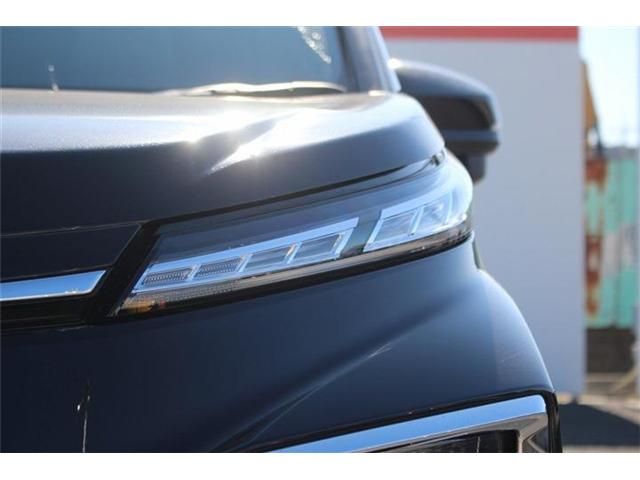 TOYOTA VOXY HYBRID 2022 Image 31