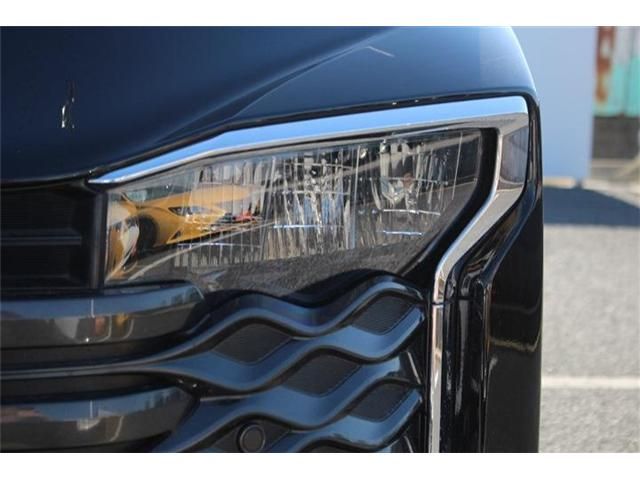 TOYOTA VOXY HYBRID 2022 Image 31