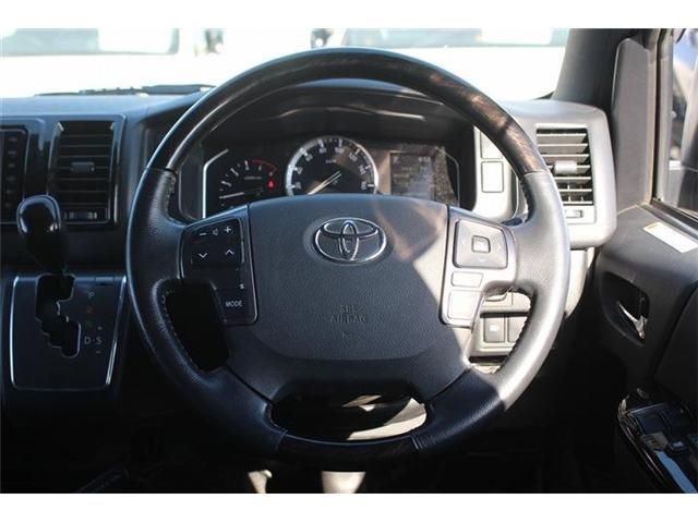 TOYOTA HIACE VAN 2WD 2020 Image 31