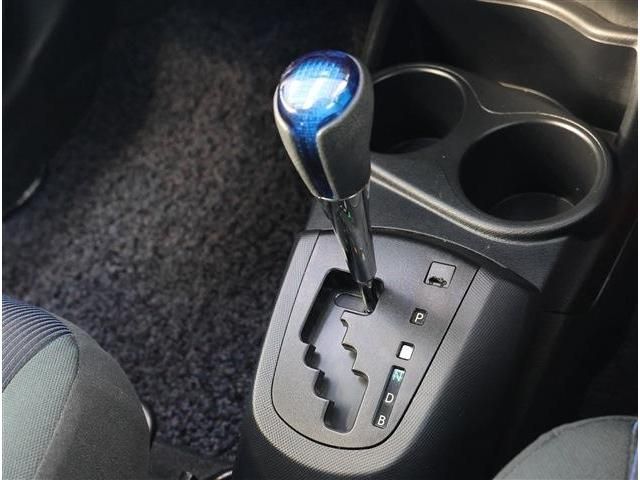 TOYOTA AQUA 2015 Image 31