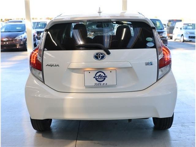 TOYOTA AQUA 2015 Image 31