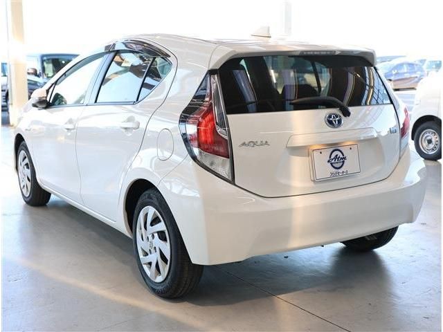 TOYOTA AQUA 2015 Image 31