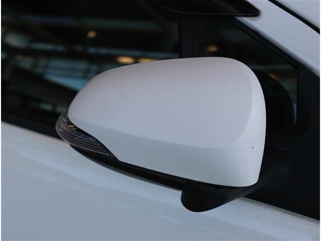 TOYOTA AQUA 2015 Image 31