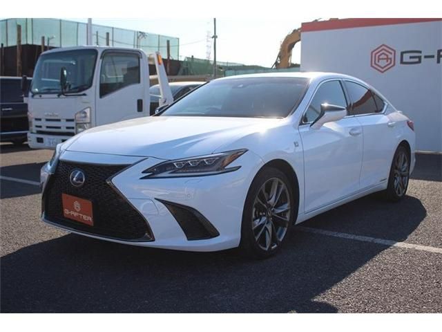 TOYOTA LEXUS ES300H 2019 Image 31
