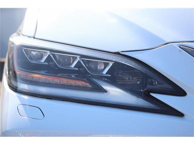 TOYOTA LEXUS ES300H 2019 Image 31