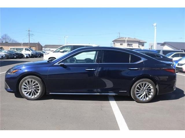 TOYOTA LEXUS ES300H 2019 Image 31