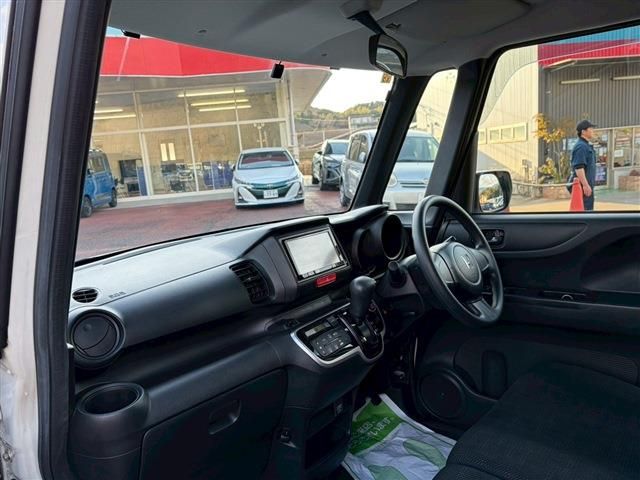 HONDA N BOX 2016 Image 31