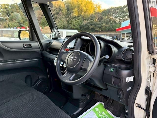 HONDA N BOX 2016 Image 31