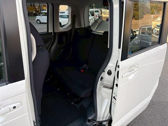 HONDA N BOX 2016 Image 31