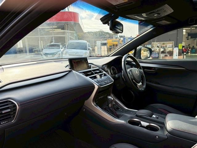 TOYOTA LEXUS NX200T 2015 Image 31