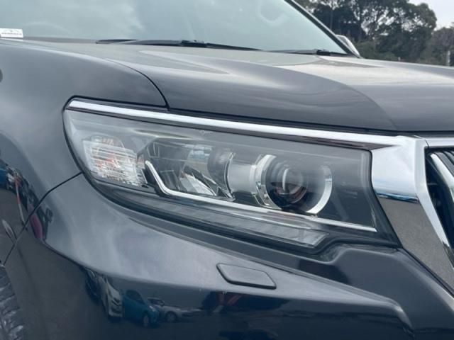 TOYOTA LANDCRUISER PRADO 2017 Image 31