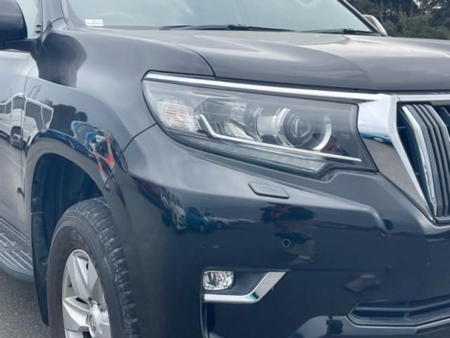 TOYOTA LANDCRUISER PRADO 2017 Image 31