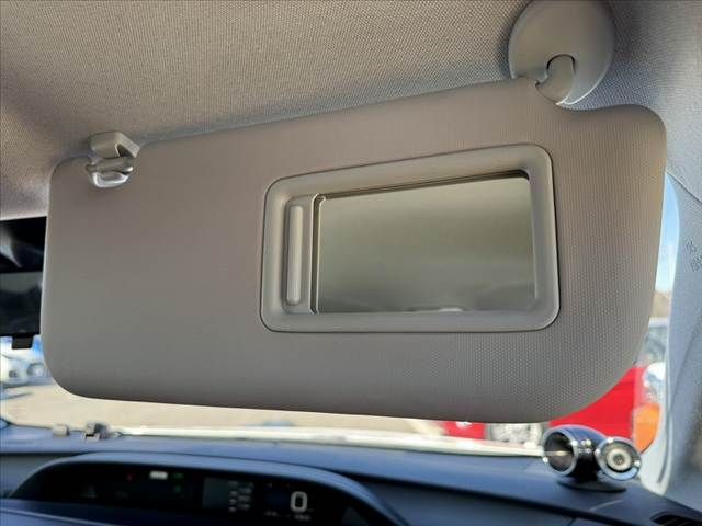 TOYOTA PRIUS 2019 Image 31