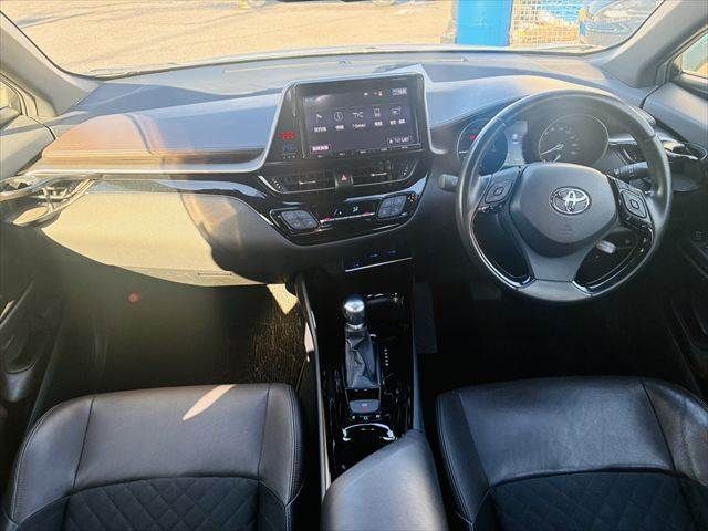 TOYOTA C-HR 2017 Image 31