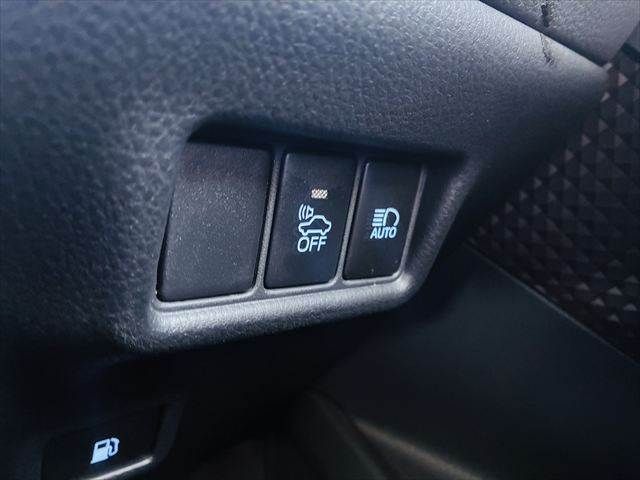 TOYOTA C-HR 2017 Image 31