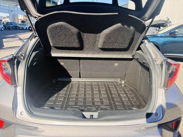 TOYOTA C-HR 2017 Image 31