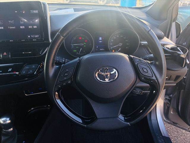 TOYOTA C-HR 2017 Image 31