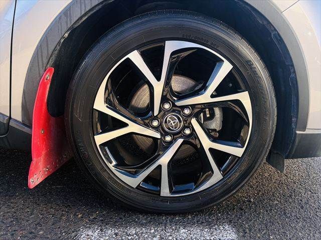 TOYOTA C-HR 2017 Image 31