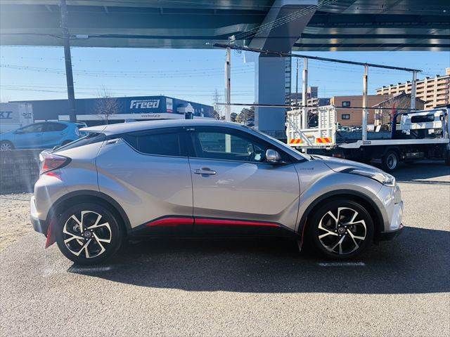 TOYOTA C-HR 2017 Image 31