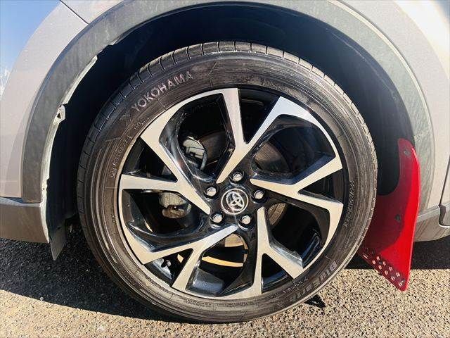 TOYOTA C-HR 2017 Image 31