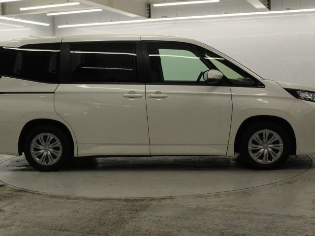 TOYOTA NOAH 2022 Image 31