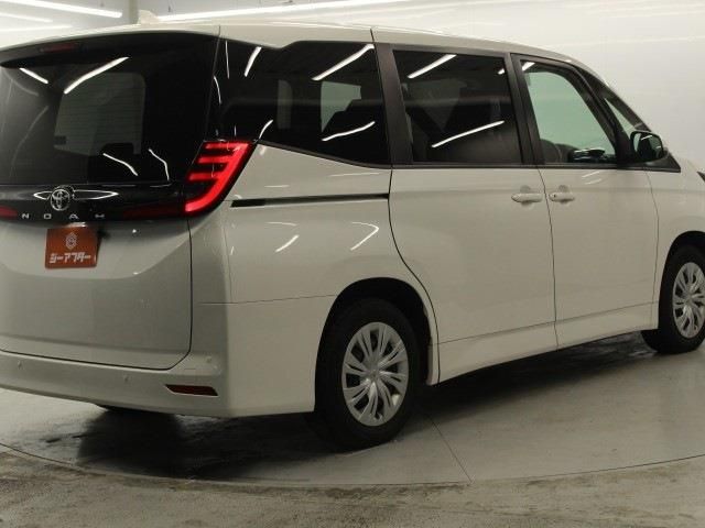 TOYOTA NOAH 2022 Image 31