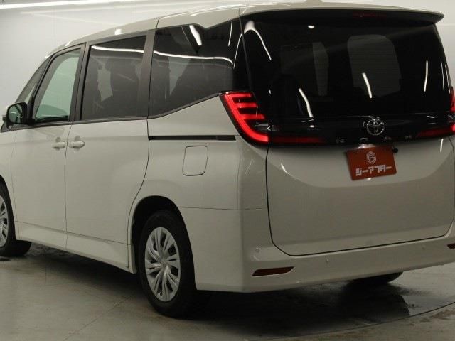 TOYOTA NOAH 2022 Image 31