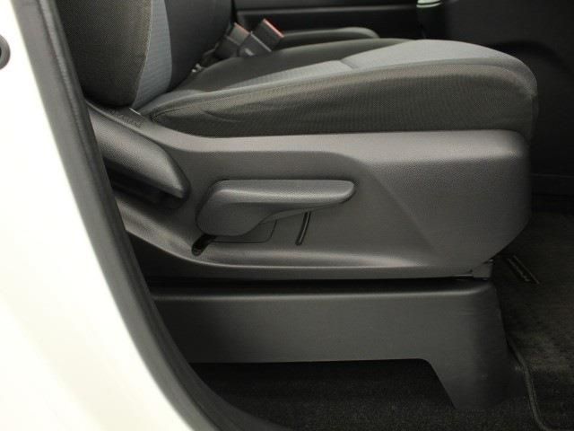 TOYOTA NOAH 2022 Image 31