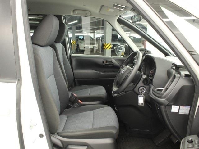 TOYOTA NOAH 2022 Image 31