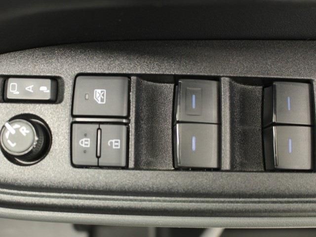 TOYOTA NOAH 2022 Image 31