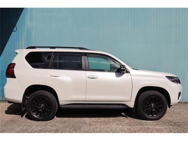 TOYOTA LANDCRUISER PRADO 2023 Image 31