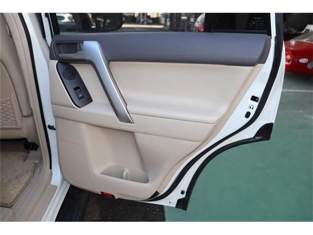 TOYOTA LANDCRUISER PRADO 2023 Image 31