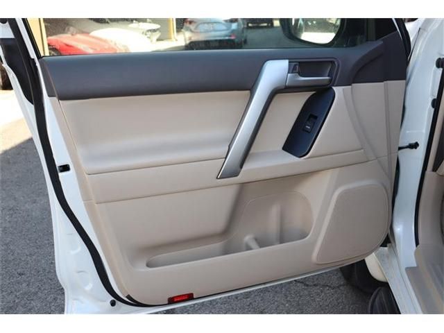 TOYOTA LANDCRUISER PRADO 2023 Image 31