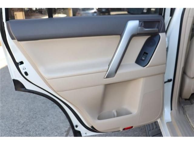 TOYOTA LANDCRUISER PRADO 2023 Image 31