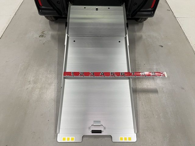 HONDA N BOX CUSTOM 2023 Image 31