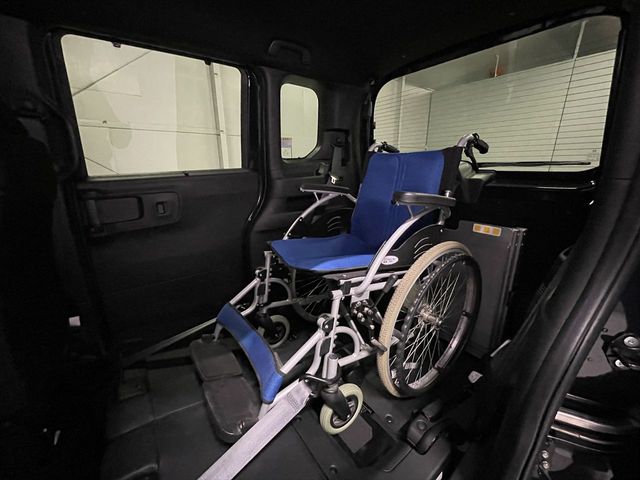 HONDA N BOX CUSTOM 2023 Image 31