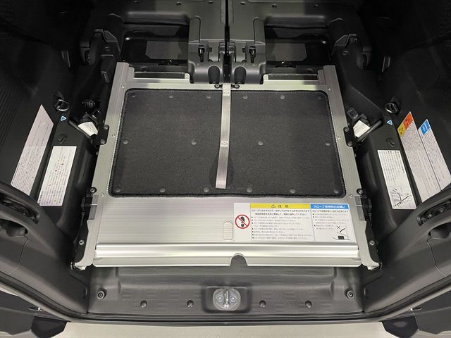 HONDA N BOX CUSTOM 2023 Image 31