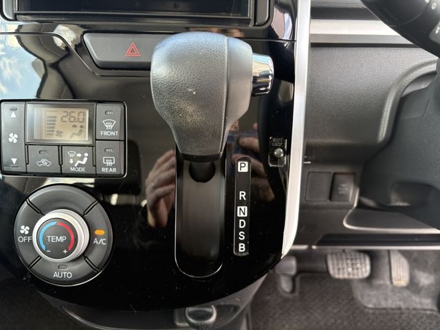 DAIHATSU TANTO CUSTOM 4WD 2015 Image 31