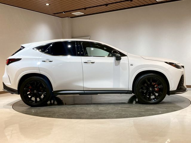 TOYOTA LEXUS NX350H 2023 Image 31