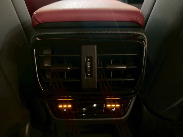 TOYOTA LEXUS NX350H 2023 Image 31