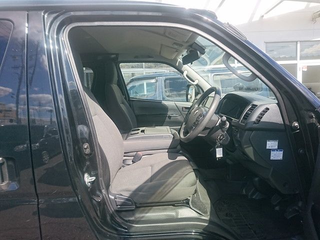 TOYOTA HIACE VAN 1.15T 2WD 2022 Image 31