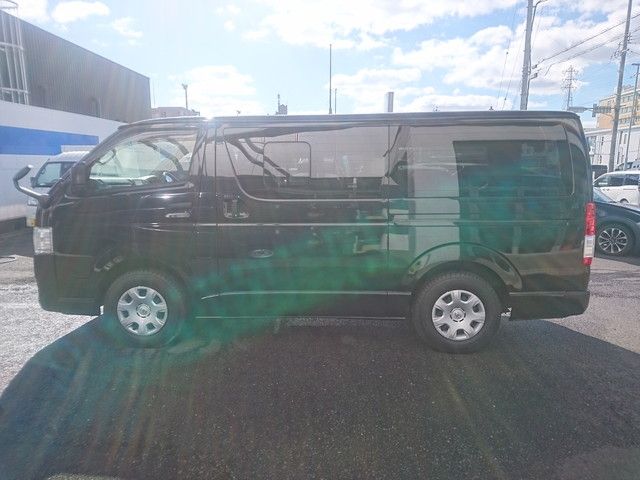 TOYOTA HIACE VAN 1.15T 2WD 2022 Image 31