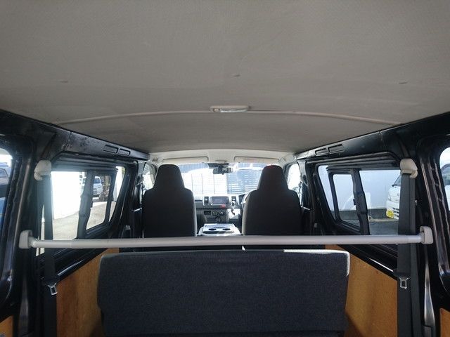 TOYOTA HIACE VAN 1.15T 2WD 2022 Image 31