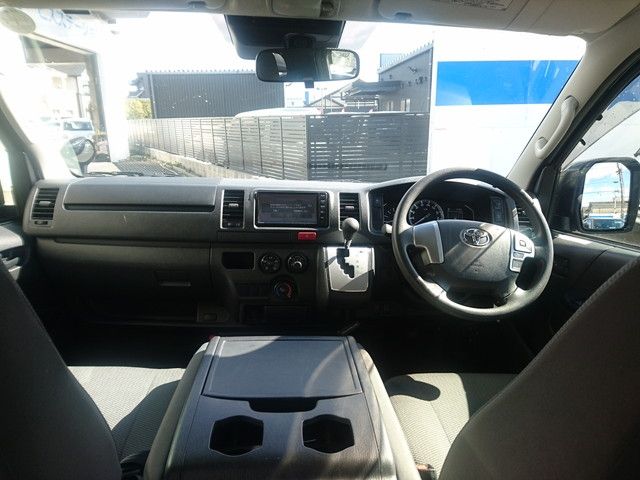 TOYOTA HIACE VAN 1.15T 2WD 2022 Image 31