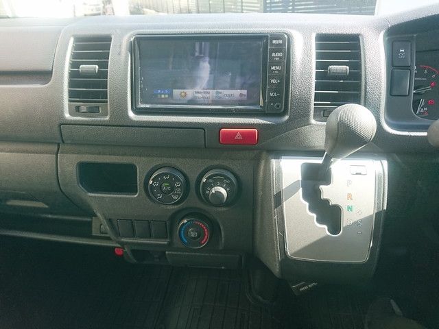 TOYOTA HIACE VAN 1.15T 2WD 2022 Image 31