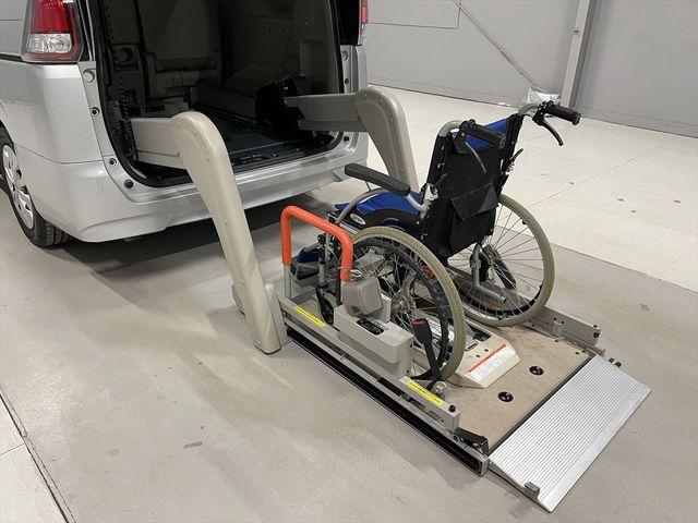 NISSAN SERENA  WG 2017 Image 31