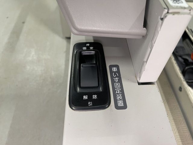 NISSAN SERENA  WG 2017 Image 31